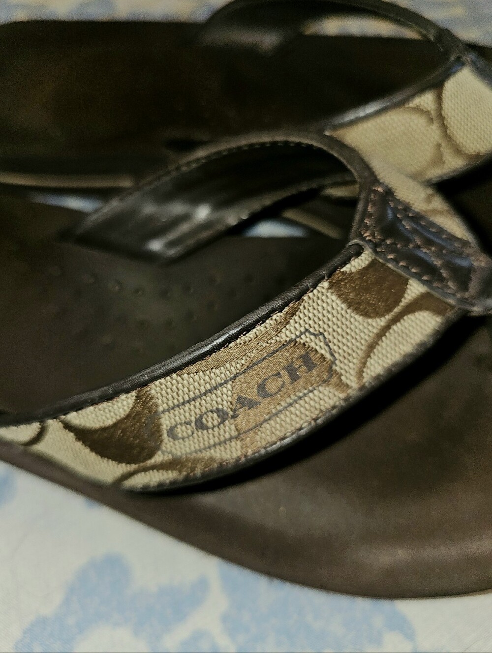 🤎 COACH Jolie Logo Flip Flops, Size 8 - Picture 2 of 3